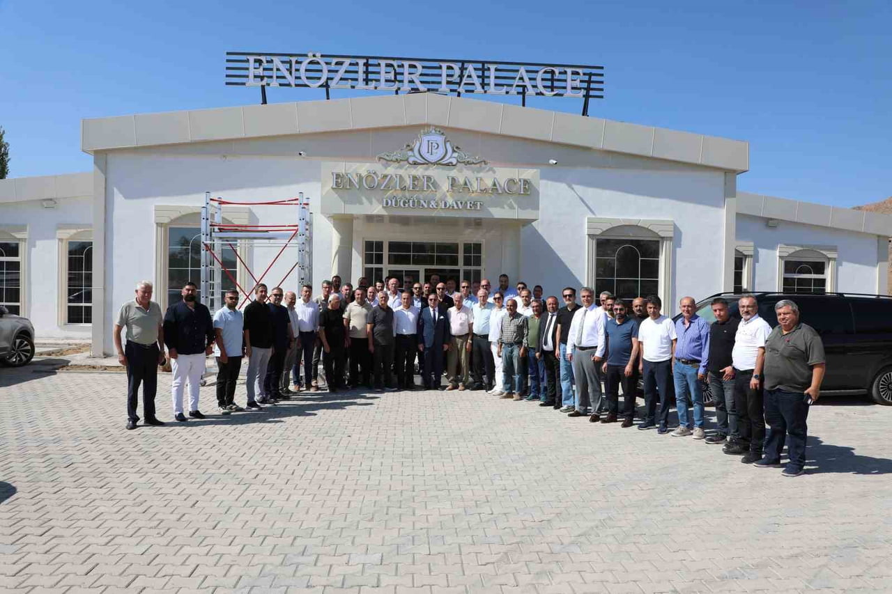 SİVAS TİCARET VE SANAYİ ODASI BAŞKAN ADAYI MUSTAFA EKEN VE STSO MECLİS ÜYESİ ADAYLARI, DİVRİĞİ'DE...