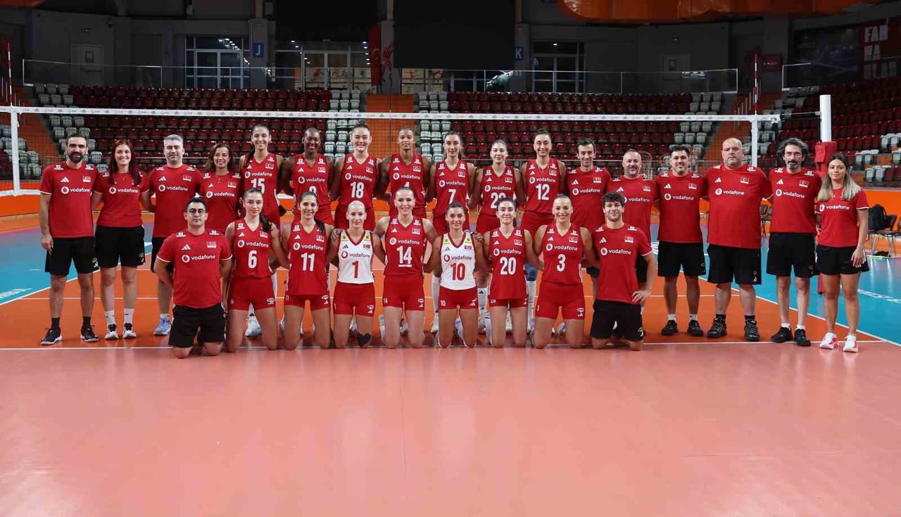 SON AVRUPA VE MİLLETLER LİGİ ŞAMPİYONU A MİLLİ KADIN VOLEYBOL TAKIMI, 21 AĞUSTOS-3 EYLÜL...
