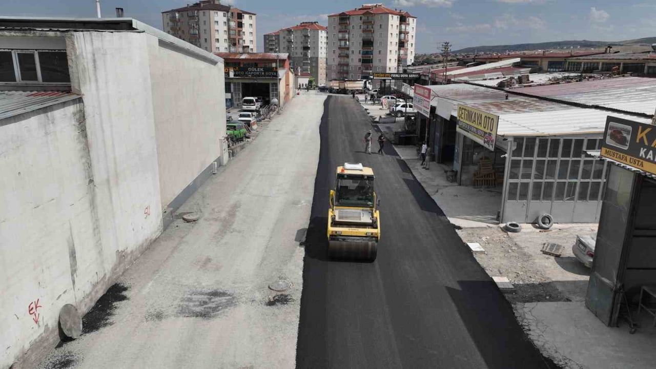 SORGUN BELEDİYESİ, İLÇE GENELİNDEKİ ULAŞIM ALTYAPISINI GÜÇLENDİRME ÇALIŞMALARI KAPSAMINDA SORGUN...