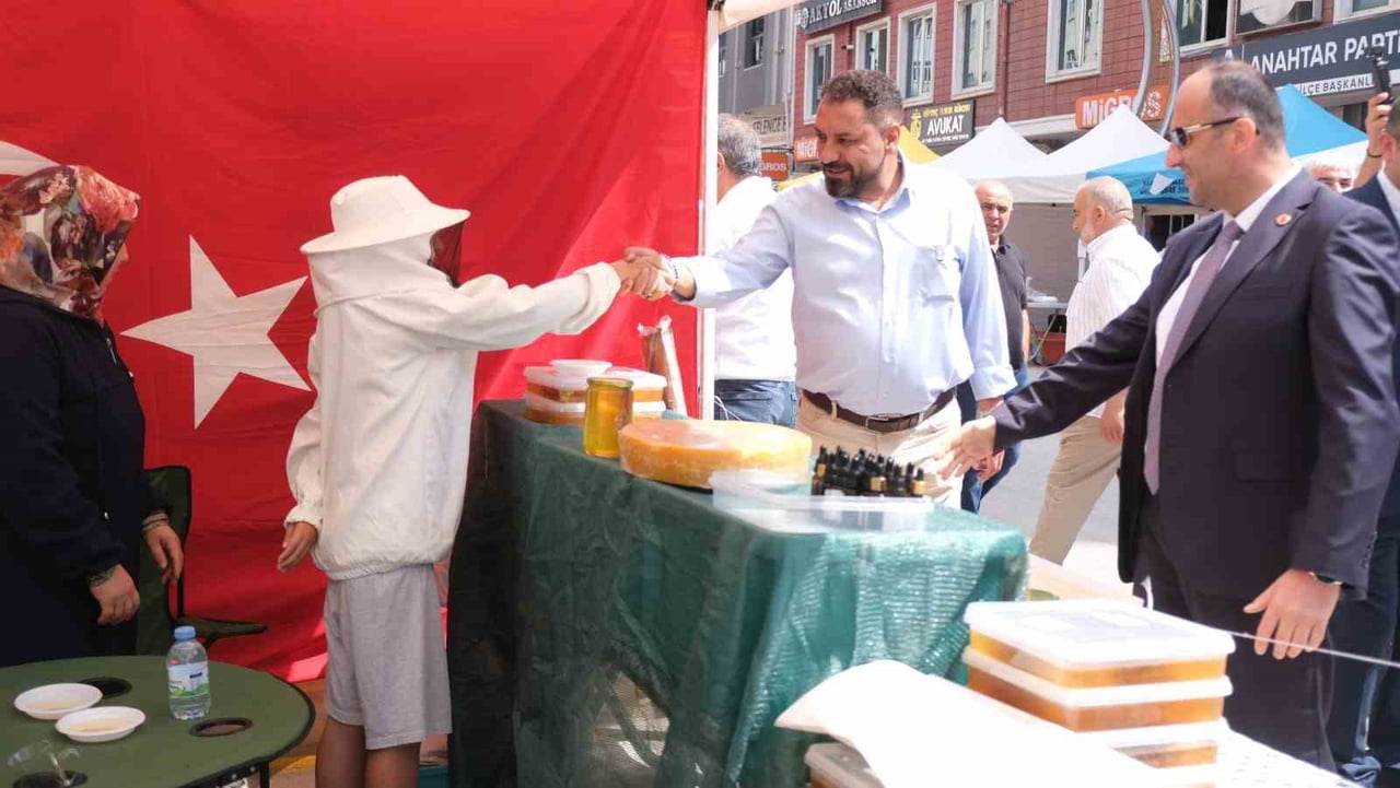 SORGUN YAZ FESTİVALİ KAPSAMINDA BU YIL İLK KEZ GERÇEKLEŞTİRİLEN ‘YOZGAT'IN EN DOĞAL BAL YARIŞMASI'...