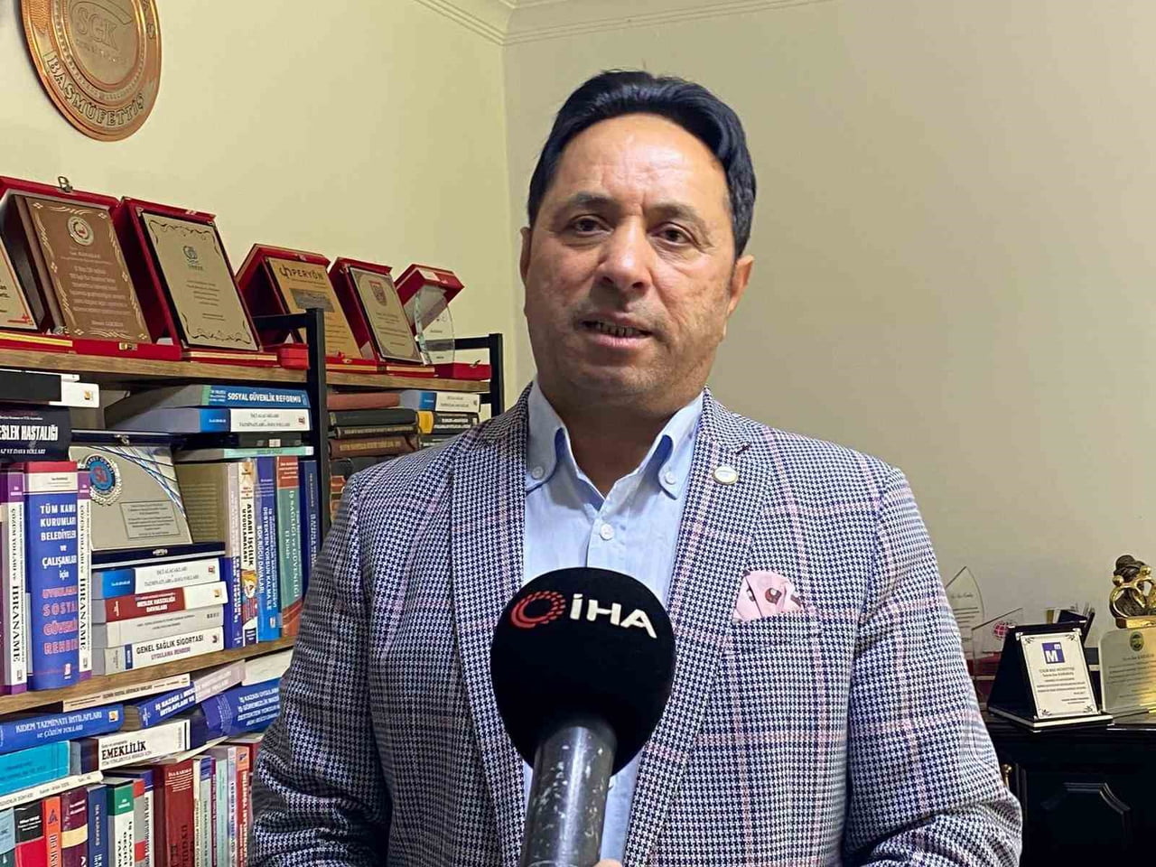 SOSYAL GÜVENLİK BAŞUZMANI İSA KARAKAŞ, DÜZENLİ BAHŞİŞLERİN SGK’YA BİLDİRİLMEMESİ HALİNDE...