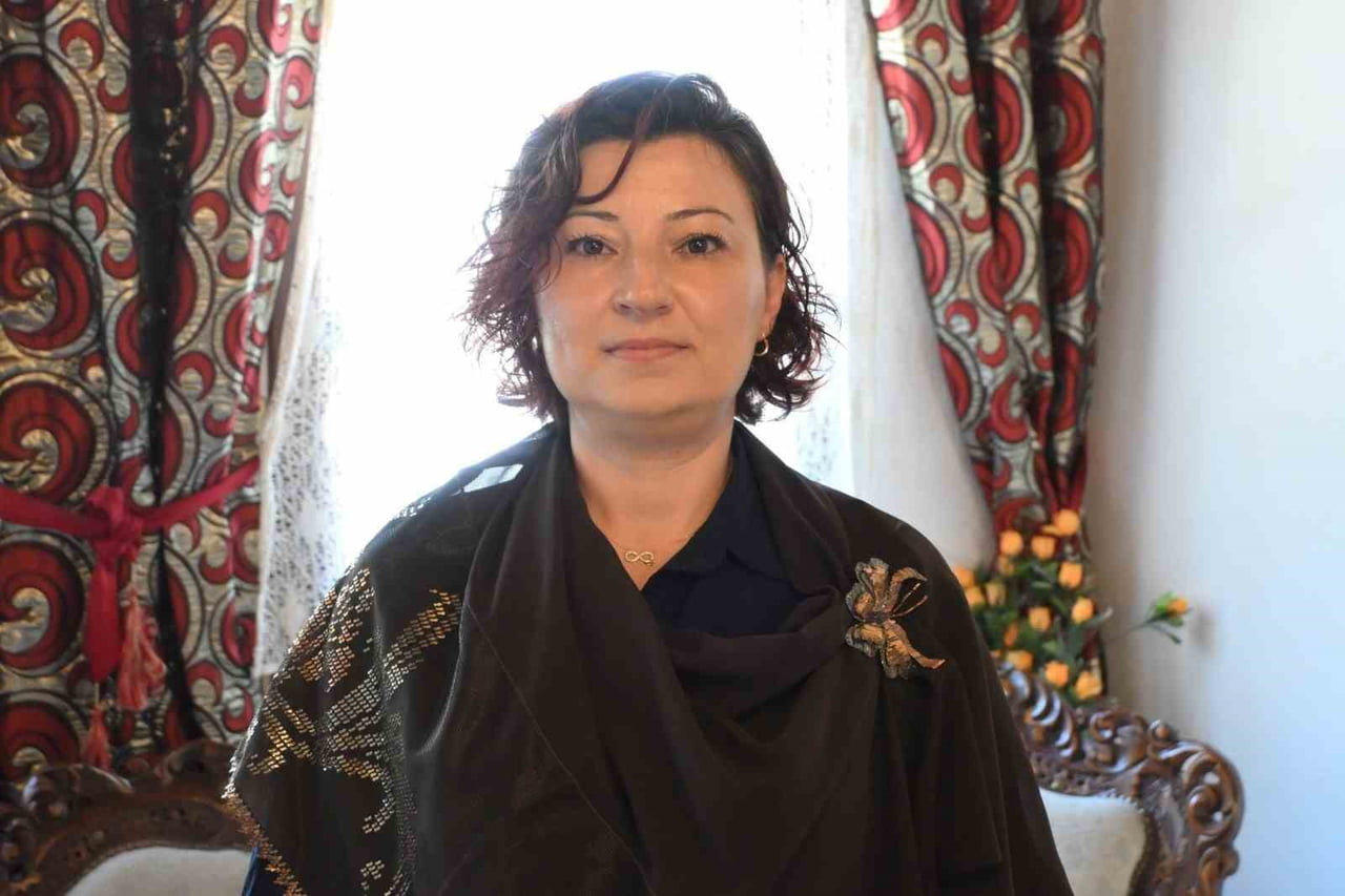 SUNA AKAR AĞIR