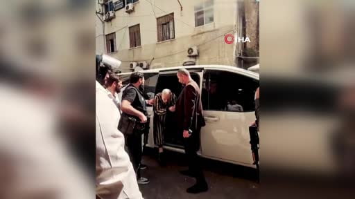 Suriye'de devrik Esad rejiminin eski Başmüftüsü Ahmed Hassun, şiddeti teşvik etmek, sivil...