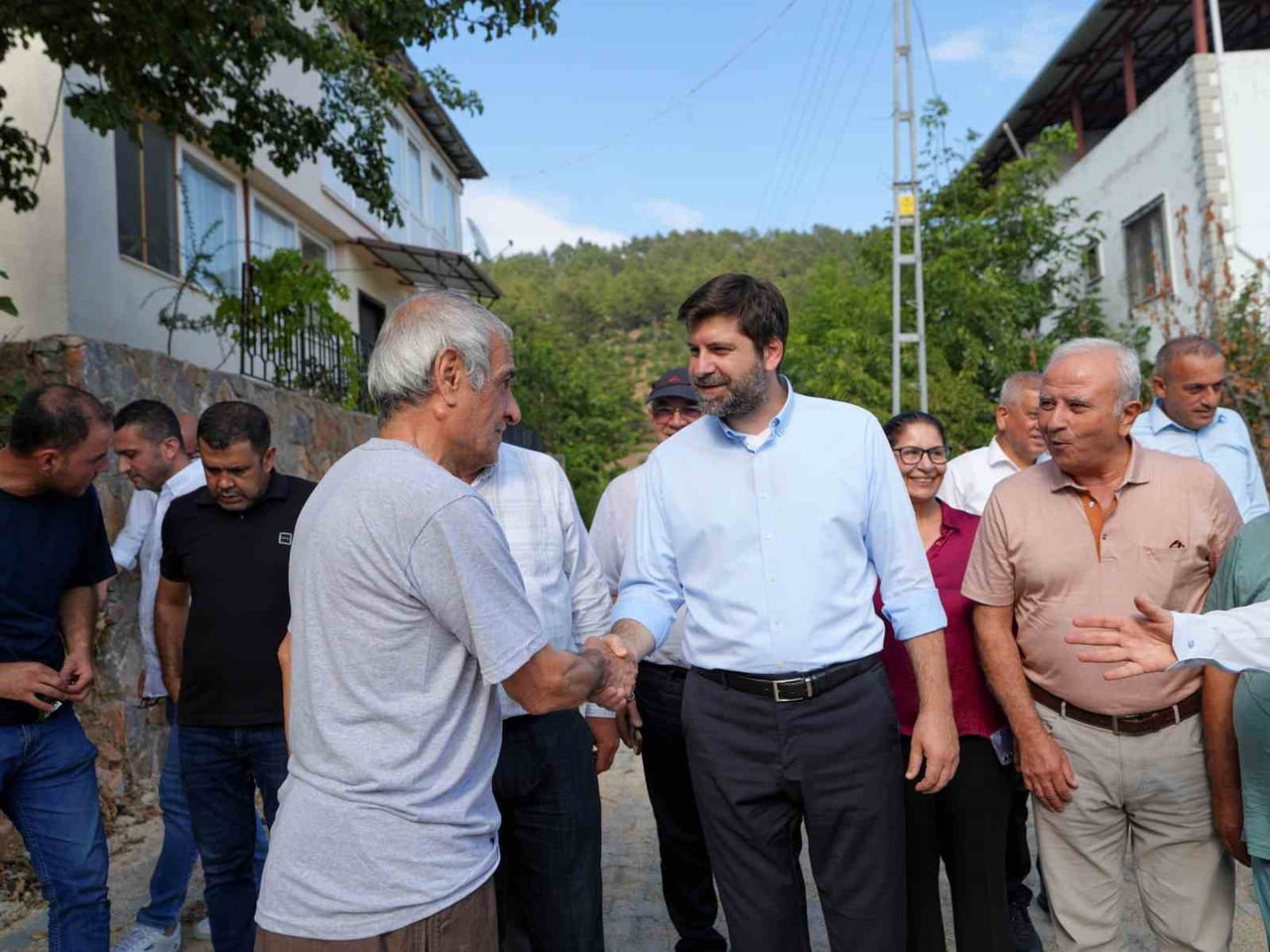 TARSUS BELEDİYESİ TARAFINDAN KAHRAMAN GÜLEK MAHALLESİ’NDE YÜRÜTÜLEN YOL ÇALIŞMALARI DEVAM EDİYOR....