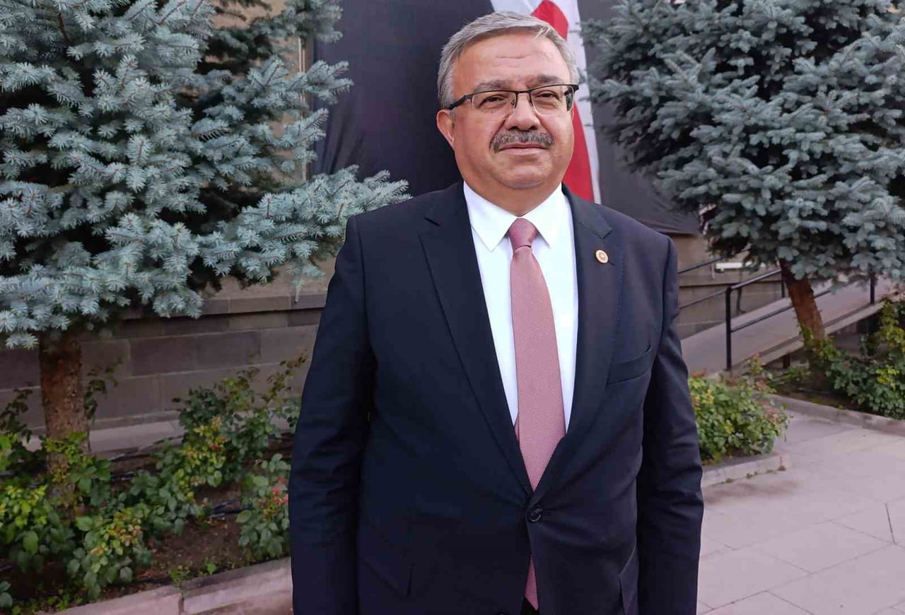 TBMM BAŞKANLIK DİVANI KATİP ÜYESİ VE AFYONKARAHİSAR MİLLETVEKİLİ İBRAHİM YURDUNUSEVEN...