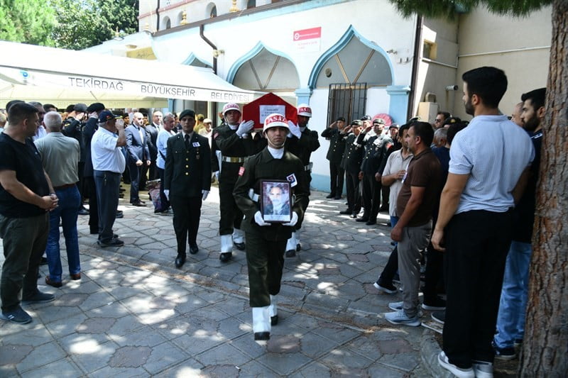 TEKİRDAĞ'DA HAYATINI KAYBEDEN KIBRIS GAZİSİ PİYADE ER İZZETTİN AĞIN, DÜZENLENEN ASKERİ TÖRENİN...