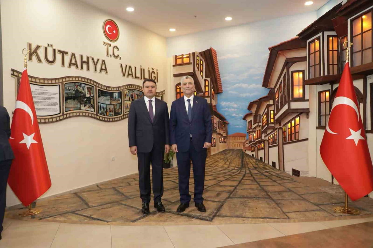 TİCARET BAKANI PROF. DR. ÖMER BOLAT, KÜTAHYA VALİSİ MUSA IŞIN’I MAKAMINDA ZİYARET ETTİ.