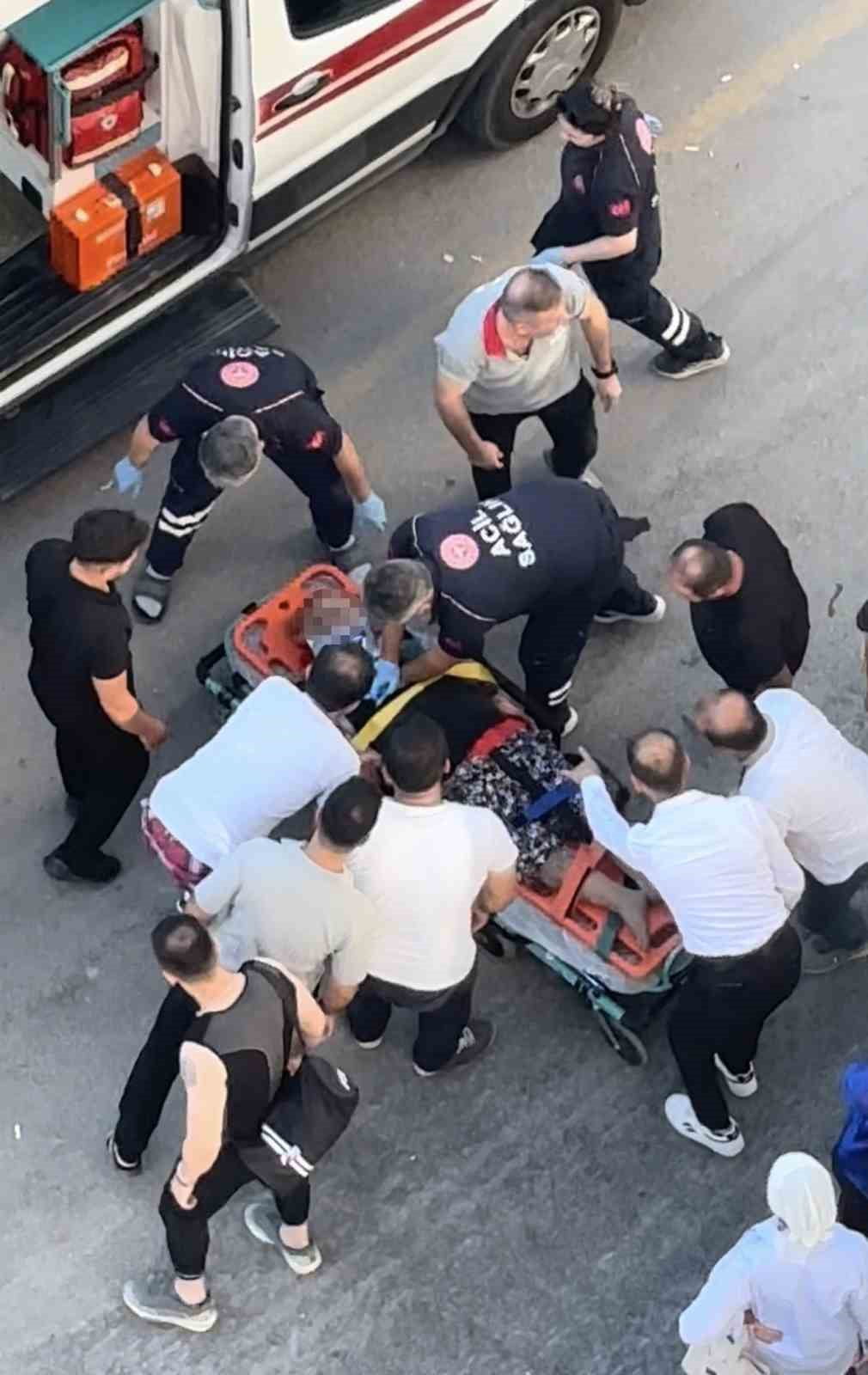 TOKAT’TA YAYA GEÇİDİNDEN YOLUN KARŞISINA GEÇMEYE ÇALIŞAN YAŞLI KADIN, OTOMOBİLİN ÇARPMASI SONUCU...
