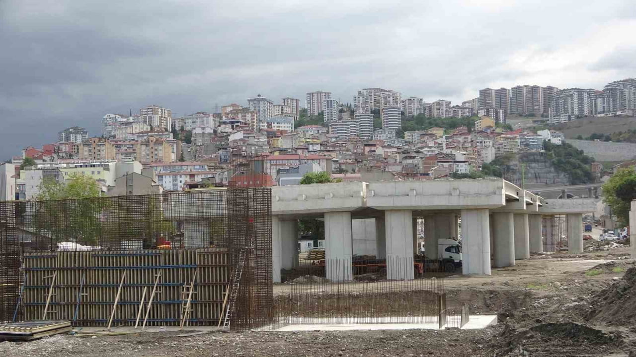 TRABZON'DA DEĞİRMENDERE TÜNELİ İLE KARADENİZ SAHİL YOLU'NU BİRBİRİNE BAĞLAYACAK ULAŞIM PROJESİ...