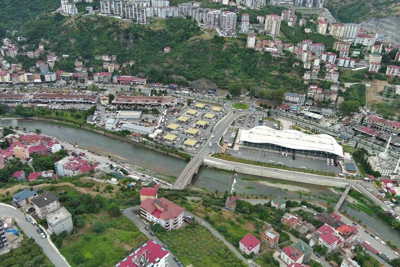 TRABZON’DA TAŞKIN RİSKİNİ AZALTACAK VE KENTE YENİ BİR YAŞAM ALANI KAZANDIRACAK ÖNEMLİ BİR YATIRIM...
