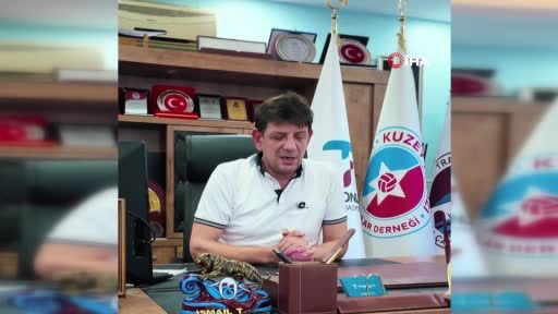Trabzonlular Federasyonu Başkanı İsmail Turgut Öksüz, Trabzonspor Teknik Direktörü Fatih Tekke'ye...