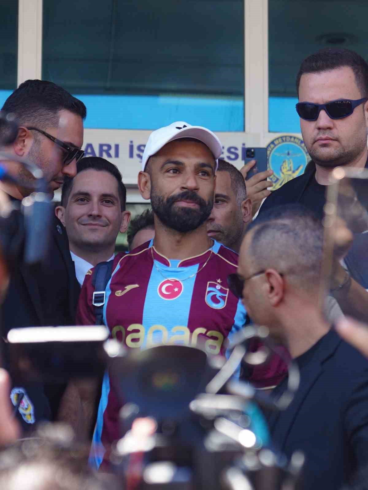 TRABZONSPOR’UN ANLAŞMAYA VARDIĞI 34 YAŞINDAKİ MISIRLI FUTBOLCU MUHAMMED SALAH, İSTANBUL’A...