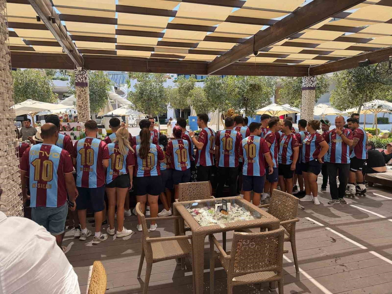 TRABZONSPOR’UN ESKİ BAŞKAN YARDIMCISI İŞ İNSANI MURAT BOZOĞLU, BORDO-MAVİ SEVGİSİNİ KIBRIS’IN...