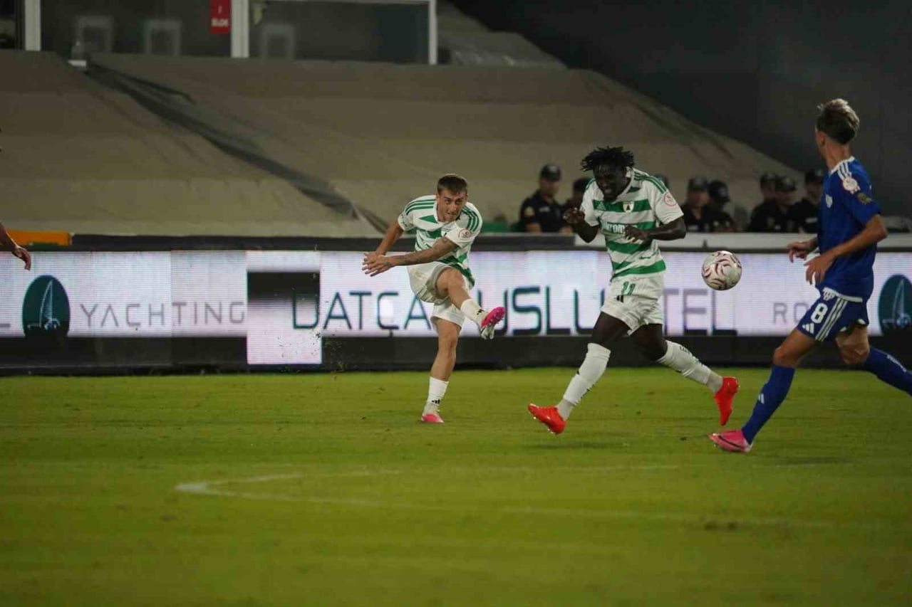 TRENDYOL 1. LİG'İN 2. HAFTASINDA MUĞLASPOR, SAHASINDA BANDIRMASPOR 0-0 BERABERE KALDI.