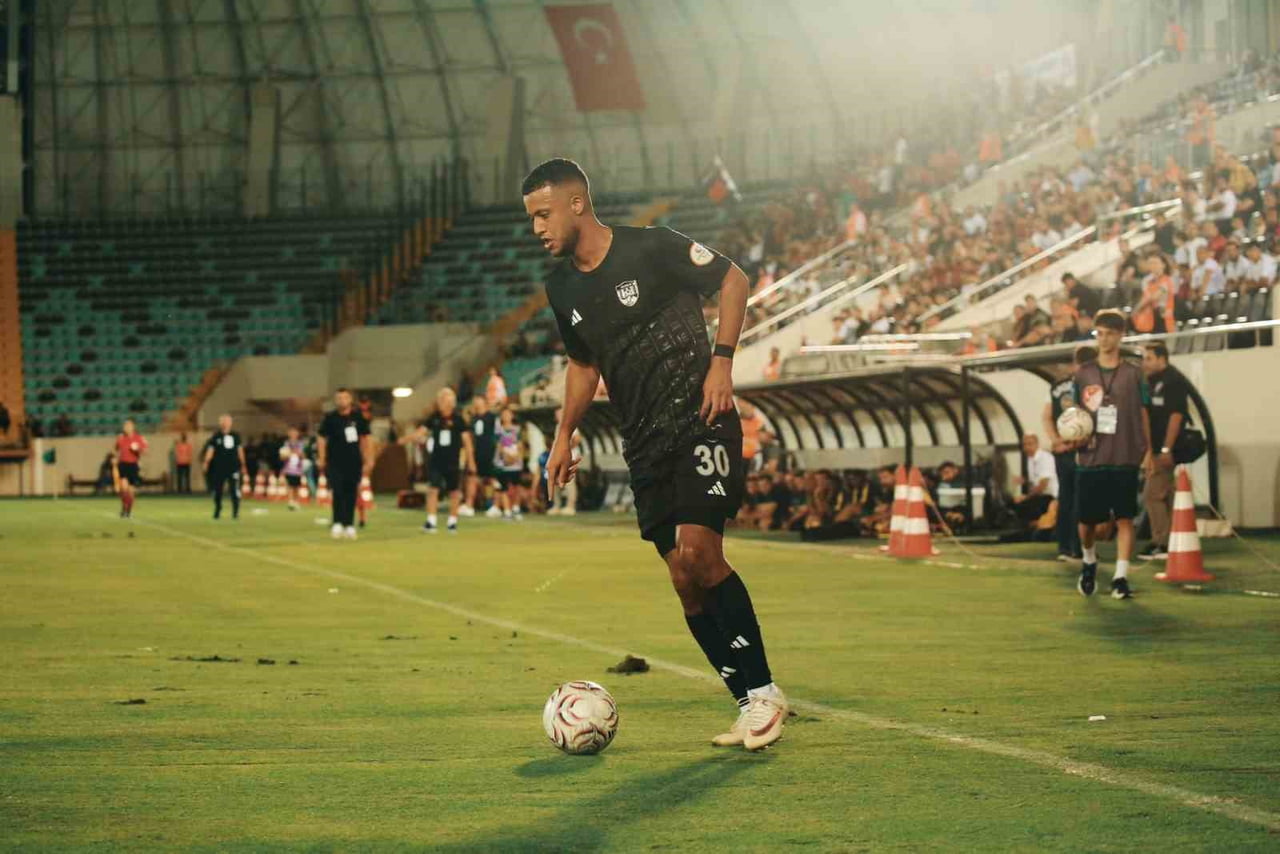 TRENDYOL 1. LİG'İN 3. HAFTASINDA SPOR TOTO AKHİSAR STADYUMUNDA İSTANBULSPOR'U KONUK EDEN VANSPOR...