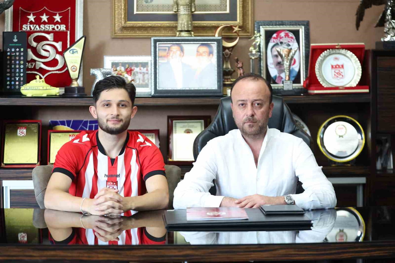 TRENDYOL 1. LİG EKİPLERİNDEN SİVASSPOR, FUTBOLCULAR SÜLEYMAN ÖZDAMAR, BURAK KAPACAK, AMİLTON...