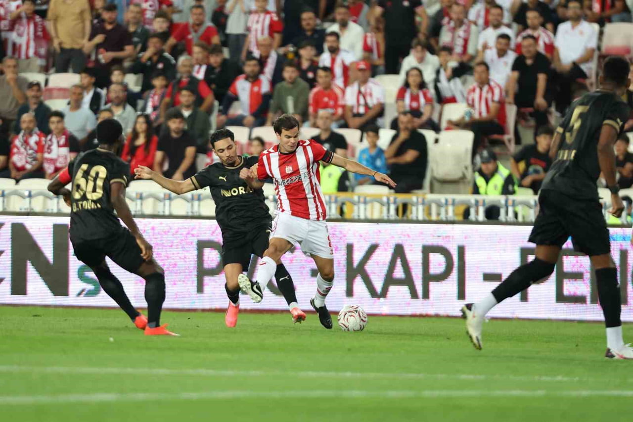 TRENDYOL 1. LİG’İN 3. HAFTASINDA SİVASSPOR, EVİNDE MANİSA FUTBOL KULÜBÜ İLE 2-2 BERABERE...