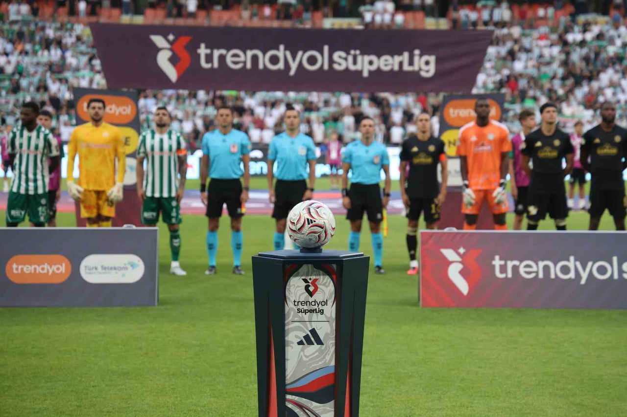 TRENDYOL SÜPER LİG'İN İLK HAFTASINDA KONYASPOR, SAHASINDA ÇAYKUR RİZESPOR İLE KARŞILAŞIYOR....