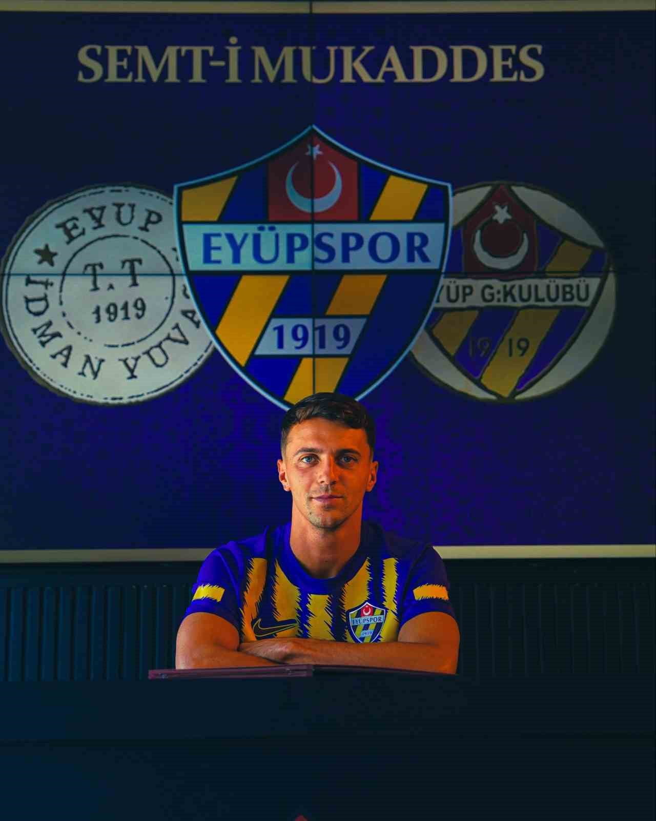 TRENDYOL SÜPER LİG EKİBİ EYÜPSPOR, İTALYAN OYUNCU SİMONE GİORDANO'YU KADROSUNA KATTI