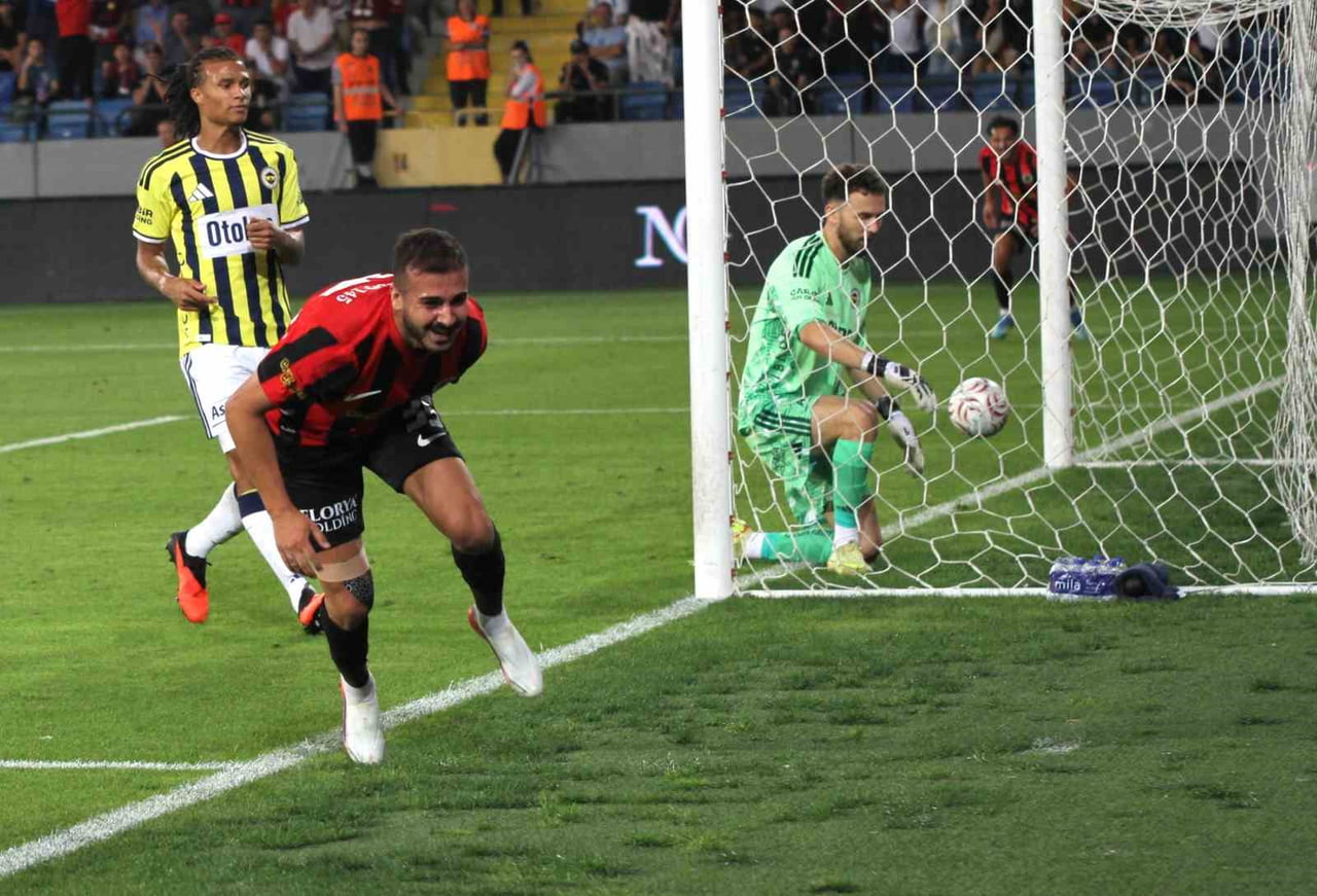 TRENDYOL SÜPER LİG’İN 1. HAFTASINDA GENÇLERBİRLİĞİ, SAHASINDA AĞIRLADIĞI FENERBAHÇE’Yİ 2-1 MAĞLUP...