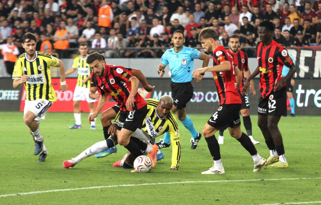 TRENDYOL SÜPER LİG’İN 1. HAFTASINDA GENÇLERBİRLİĞİ, SAHASINDA FENERBAHÇE’Yİ AĞIRLIYOR. MÜSABAKANIN...
