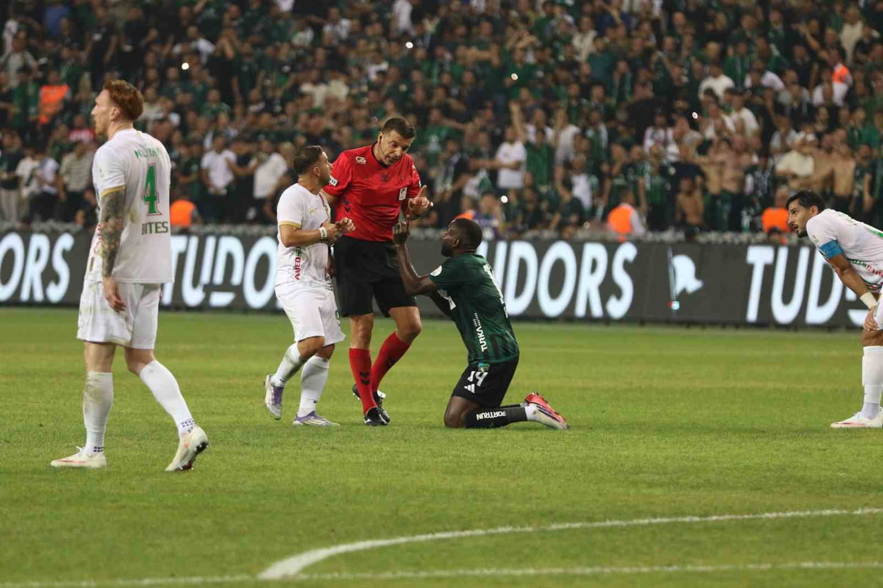 TRENDYOL SÜPER LİG’İN 2. HAFTASINDA KOCAELİSPOR, SAHASINDA AMED SPORTİF FAALİYETLER İLE KARŞI...