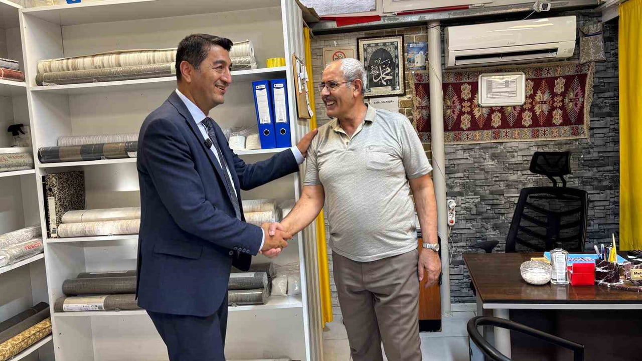 TSO BAŞKAN ADAYI BOYRAZ GEÇİCİ ÇARŞI ESNAFINI ZİYARET ETTİ