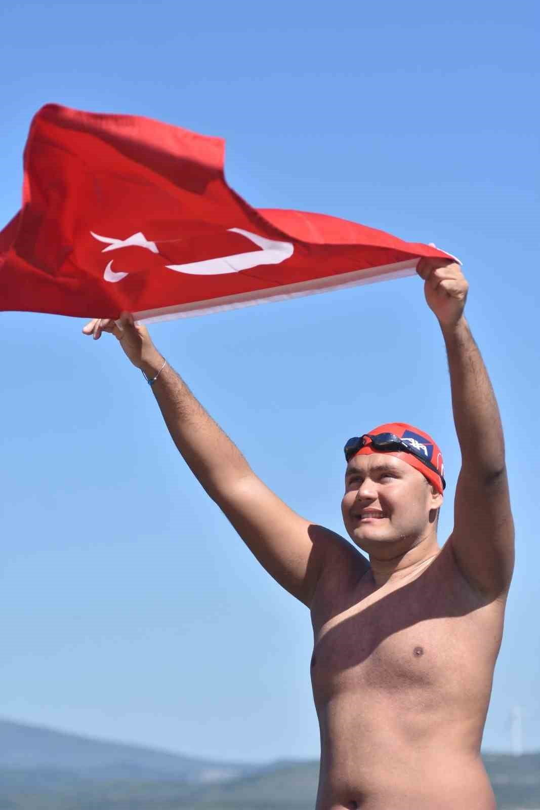 TUNA TUNCA, ABD’DEKİ CATALİNA KANALI’NI YÜZEREK GEÇMEYİ HEDEFLİYOR (ARŞİV)