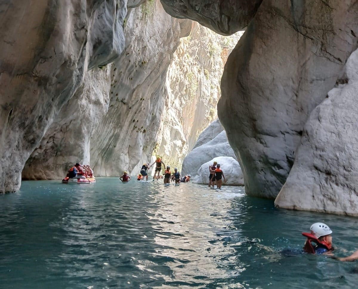 TURGUTLU BELEDİYESİ DAĞCILIK AKADEMİSİ (TURBELDAK), ANTALYA OLYMPOS'TA DÜZENLEDİĞİ ÜÇ GÜNLÜK DOĞA...
