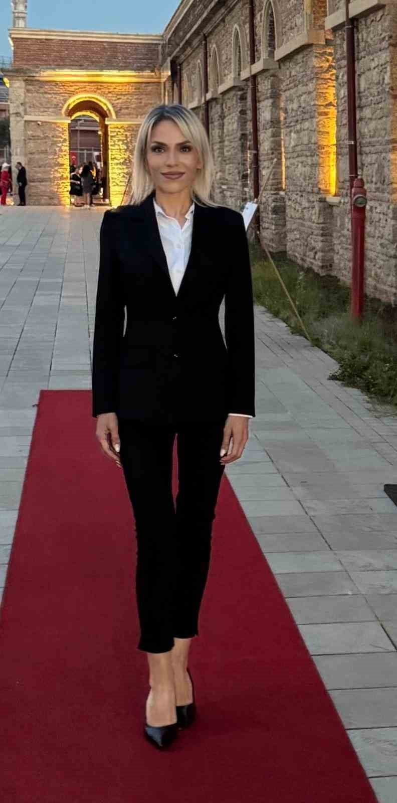 TÜRK DİLBİLİMCİ DERYA ŞAHİN
