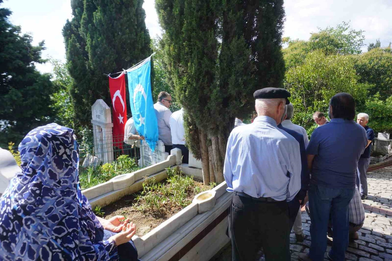 TÜRK EDEBİYATI VAKFI BAŞKANI VE GAZETECİ YAZAR SERVET KABAKLI, VEFATININ 11. YIL DÖNÜMÜNDE...