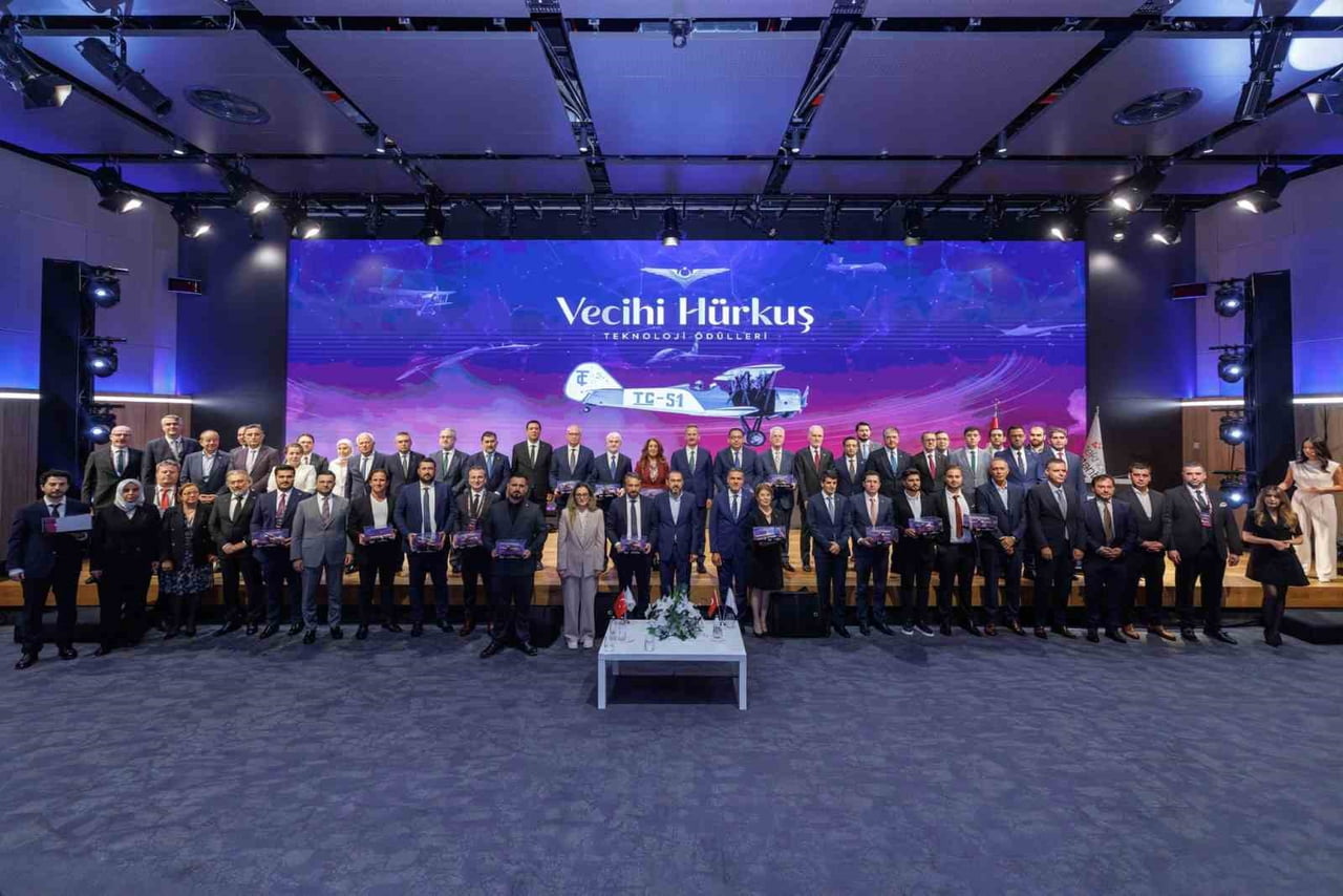 TÜRK HAVACILIK TARİHİNİN ÖNCÜ İSMİ VECİHİ HÜRKUŞ ANISINA BU YIL 9'UNCUSU DÜZENLENEN VECİHİ HÜRKUŞ...