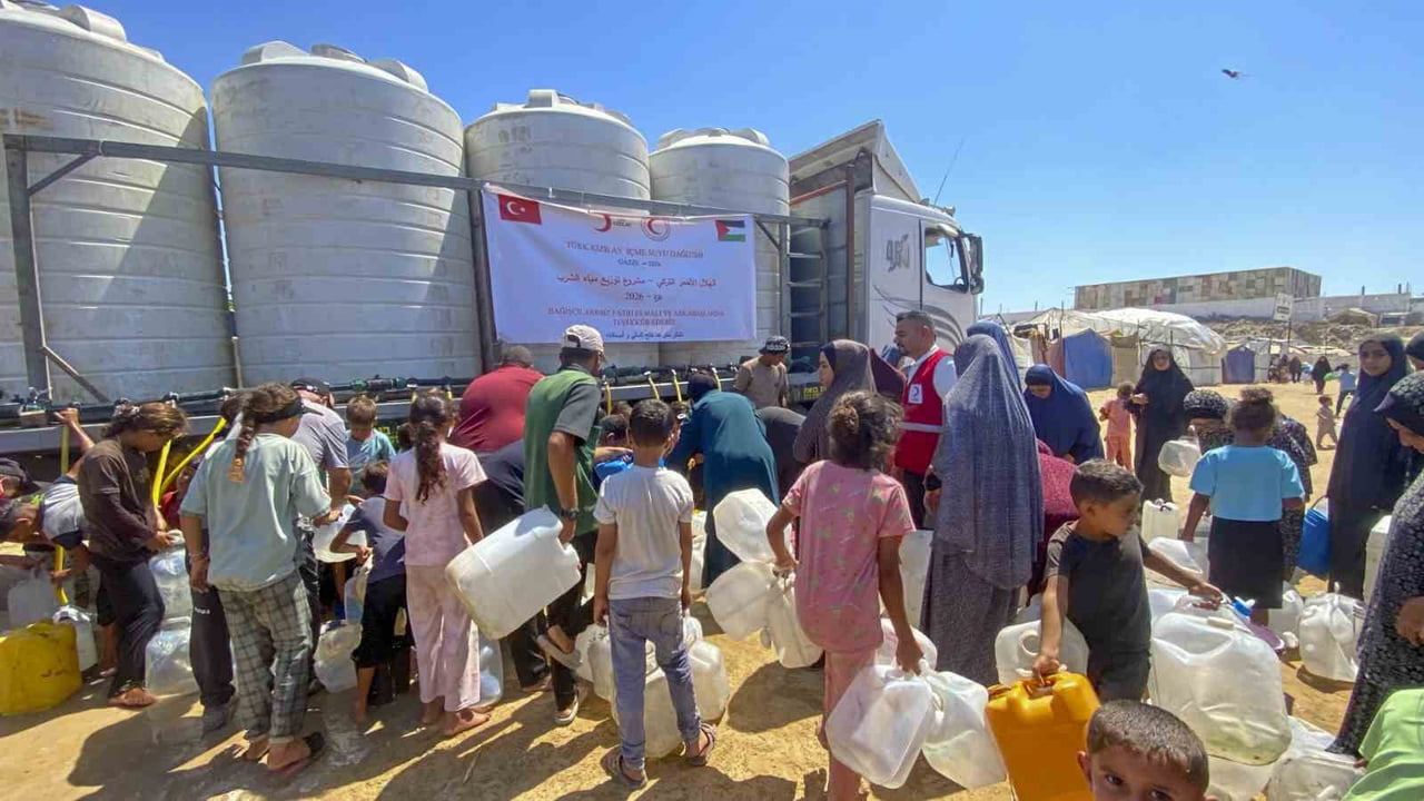 TÜRK KIZILAY, YETERSİZ HİJYEN KOŞULLARI VE YÜKSEK SICAKLIKLAR NEDENİYLE SALGIN HASTALIKLARIN ARTIŞ...