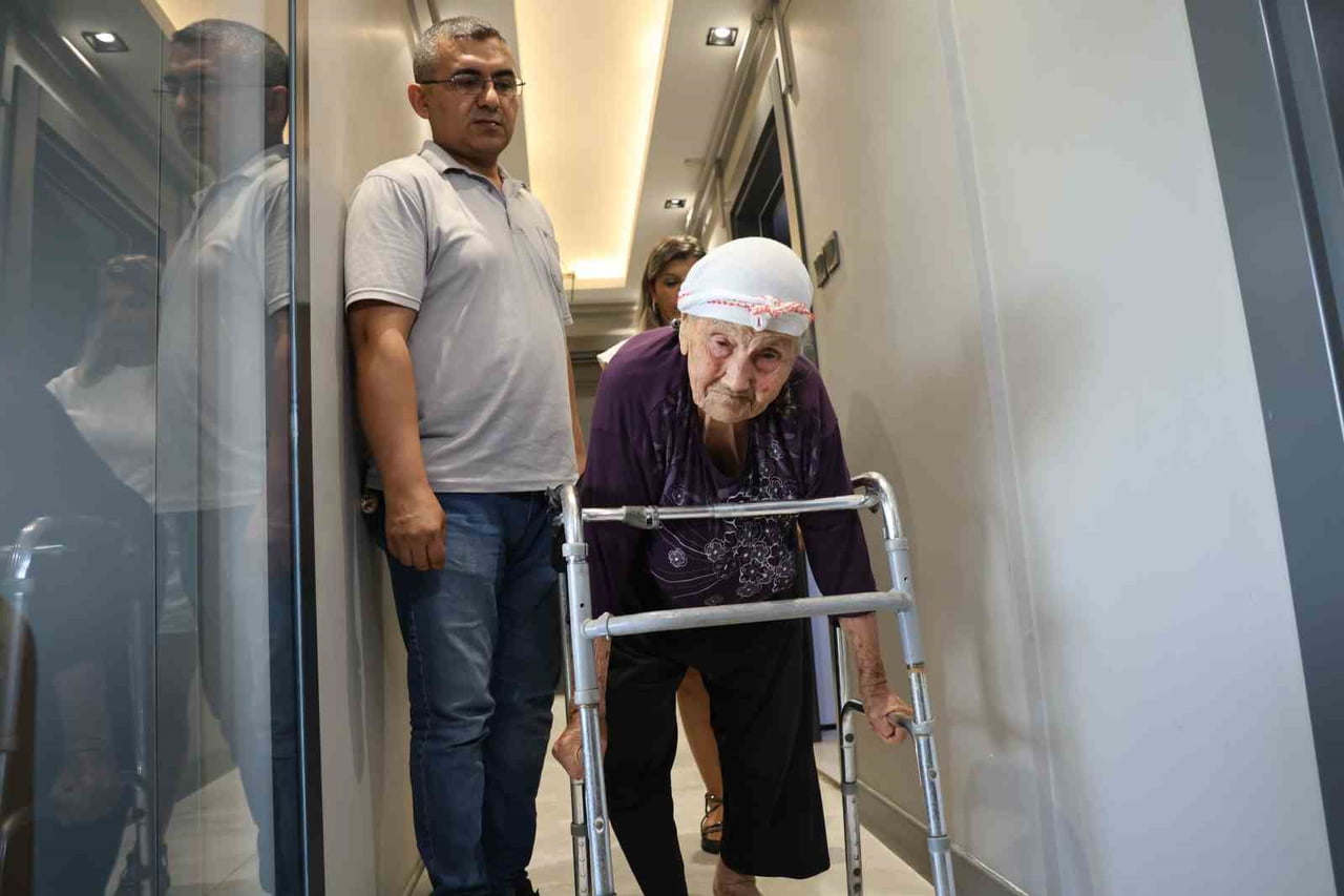 TÜRKAN İŞBİLİR  VE TORUNLARI