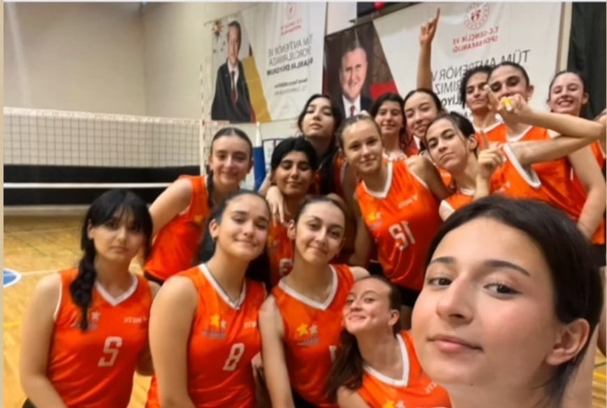 TÜRKİYE FİNALLERİ'NDE BAŞARILI BİR PERFORMANS SERGİLEYEN MALATYA KADIN VOLEYBOL TAKIMI, ELDE...