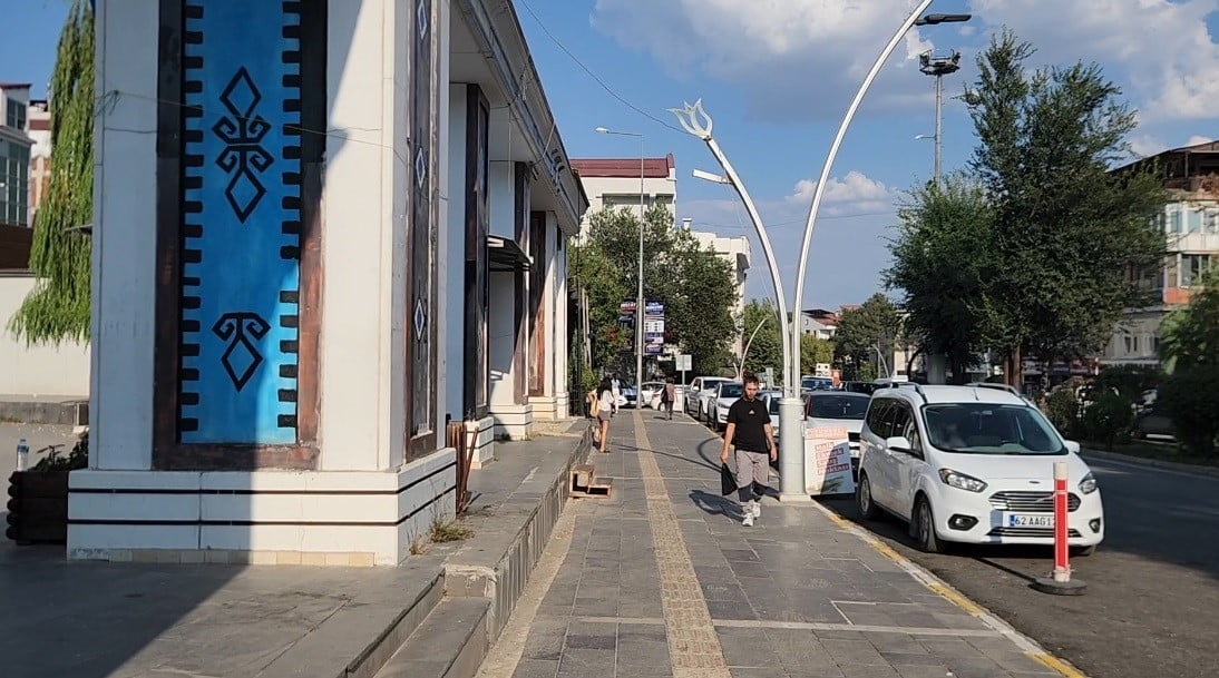 TÜRKİYE GENELİNDE ETKİLİ OLAN BUNALTICI SICAKLAR ETKİLİ OLUYOR.