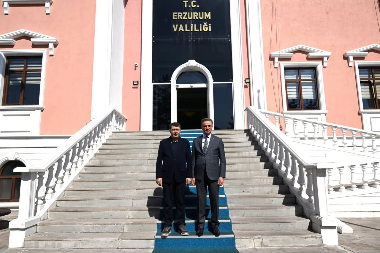 TÜRKİYE İNSAN HAKLARI VE EŞİTLİK KURUMU BAŞKANI VASİP ŞAHİN, ERZURUM VALİSİ AYDIN BARUŞ’U ZİYARET...