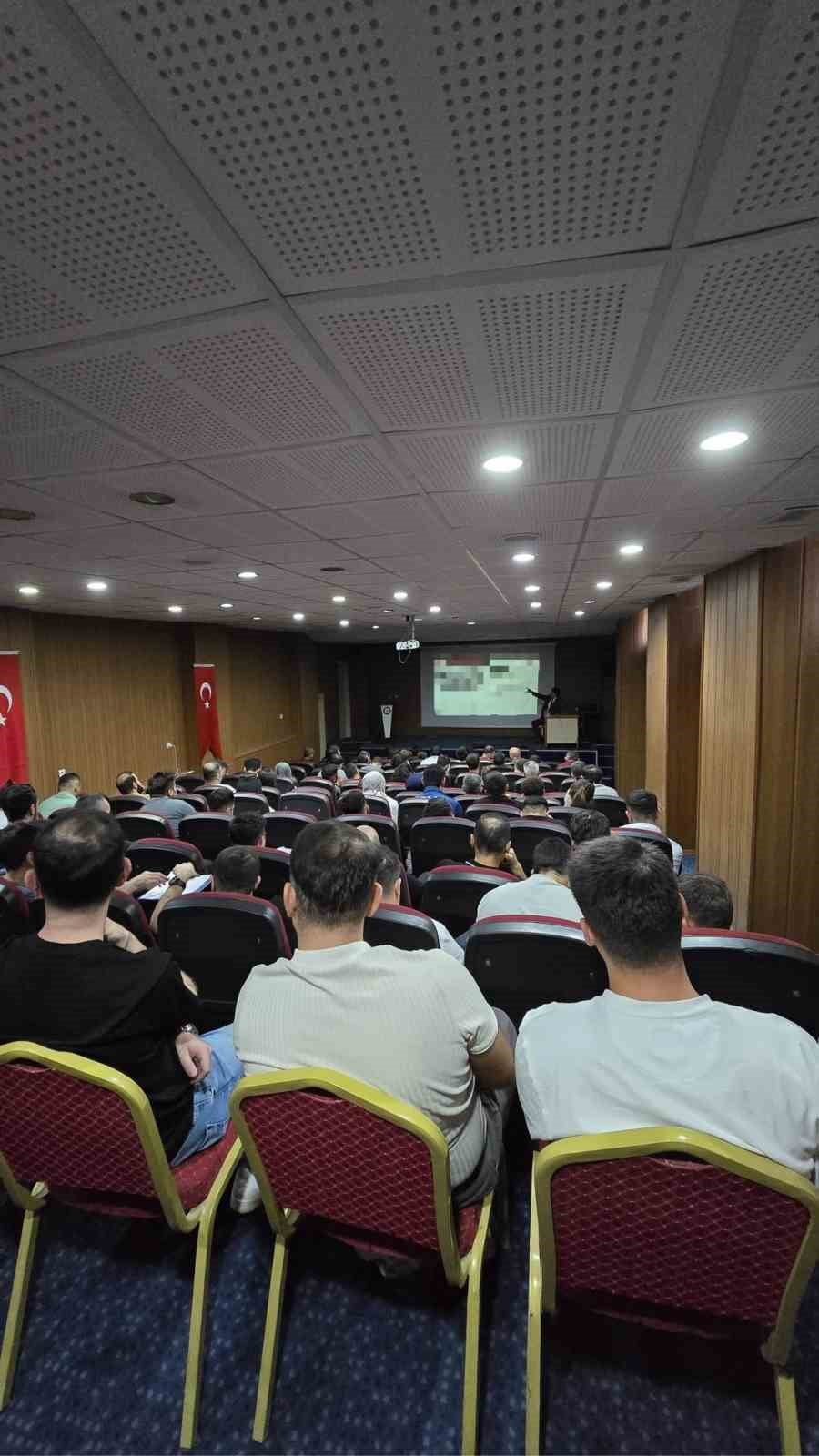 TÜRKİYE’NİN ÖNEMLİ SINIR KENTLERİNDEN ŞIRNAK’TA DÜZENSİZ GÖÇLE MÜCADELE KAPSAMINDA GÜVENLİK...