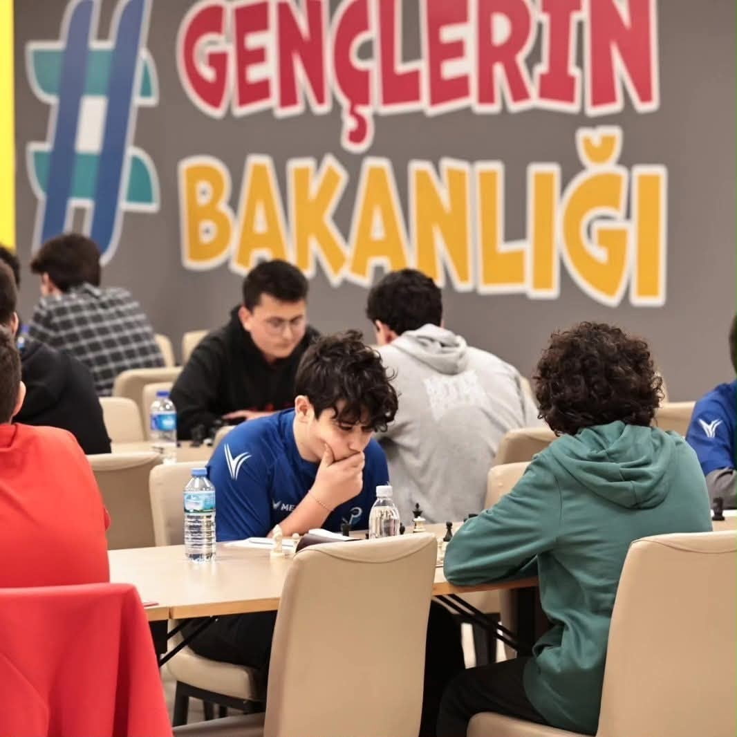 TÜRKİYE SATRANÇ İKİNCİ LİGİ VE TÜRKİYE KULÜPLER SATRANÇ ŞAMPİYONASI, YAKLAŞIK BİN SPORCUNUN...