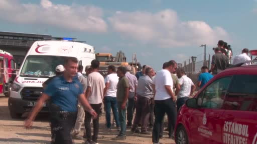 Tuzla'da bir işçi toprak altında kaldı
