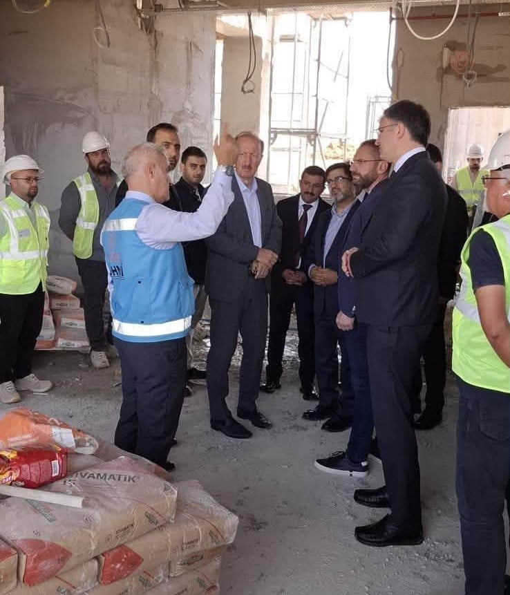 ULAŞTIRMA BAKAN YARDIMCISI İZKURT’TAN YAPIMI DEVAM EDEN HAVALİMANINDA İNCELEME