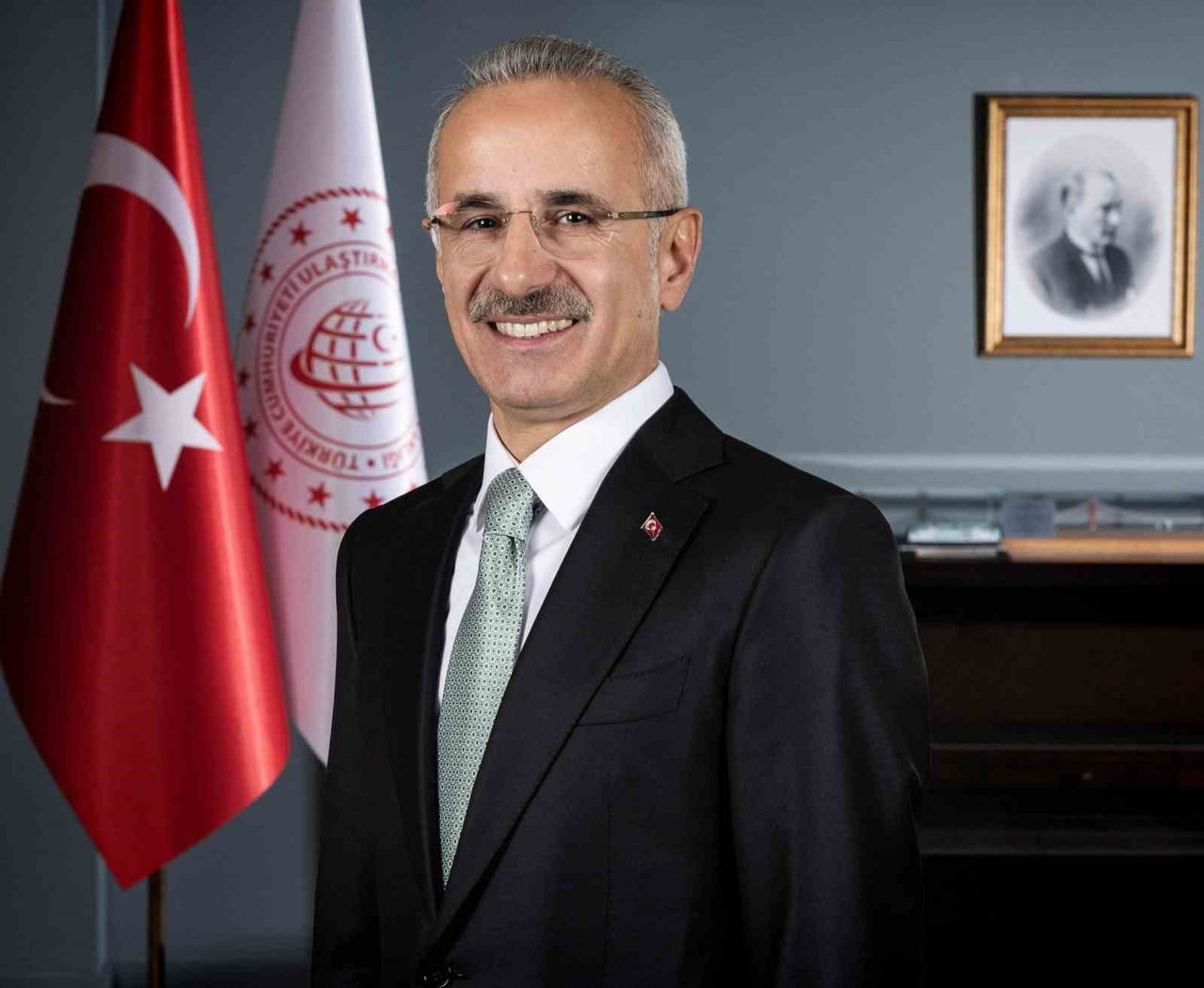 ULAŞTIRMA VE ALTYAPI BAKANI ABDULKADİR URALOĞLU