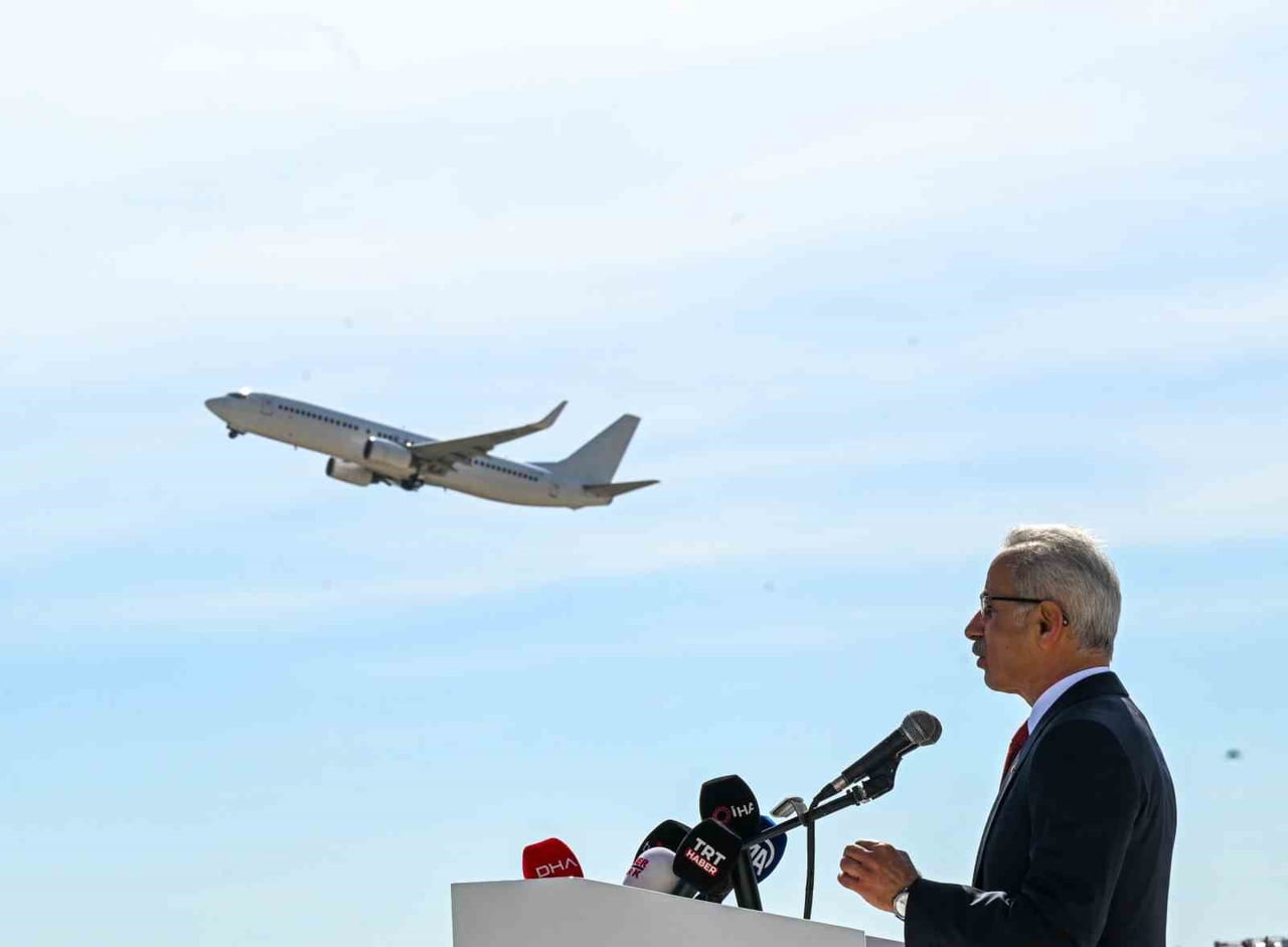ULAŞTIRMA VE ALTYAPI BAKANI ABDULKADİR URALOĞLU, ANTALYA HAVALİMANI GENİŞLEME PROJESİ KAPSAMINDA...