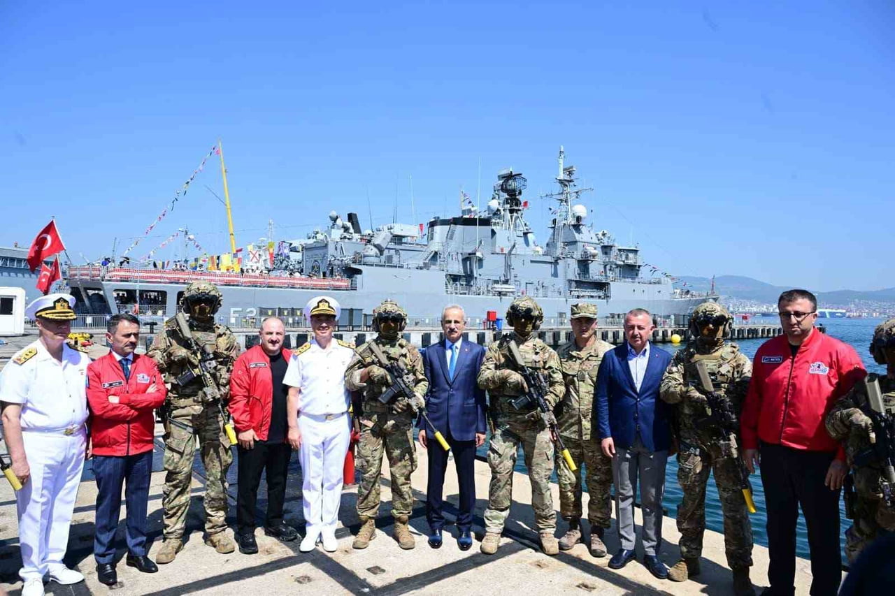 ULAŞTIRMA VE ALTYAPI BAKANI ABDULKADİR URALOĞLU, KOCAELİ'NİN GÖLCÜK İLÇESİNDE DÜZENLENEN TEKNOFEST...