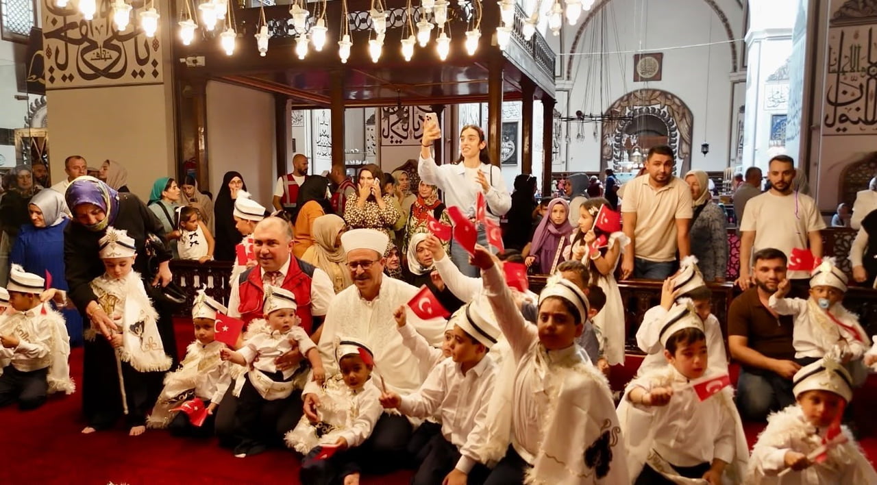 VAKIFLAR GENEL MÜDÜRLÜĞÜ TARAFINDAN 81 İLDE DÜZENLENEN SÜNNET ŞÖLENLERİ KAPSAMINDA BURSA’DA 25...
