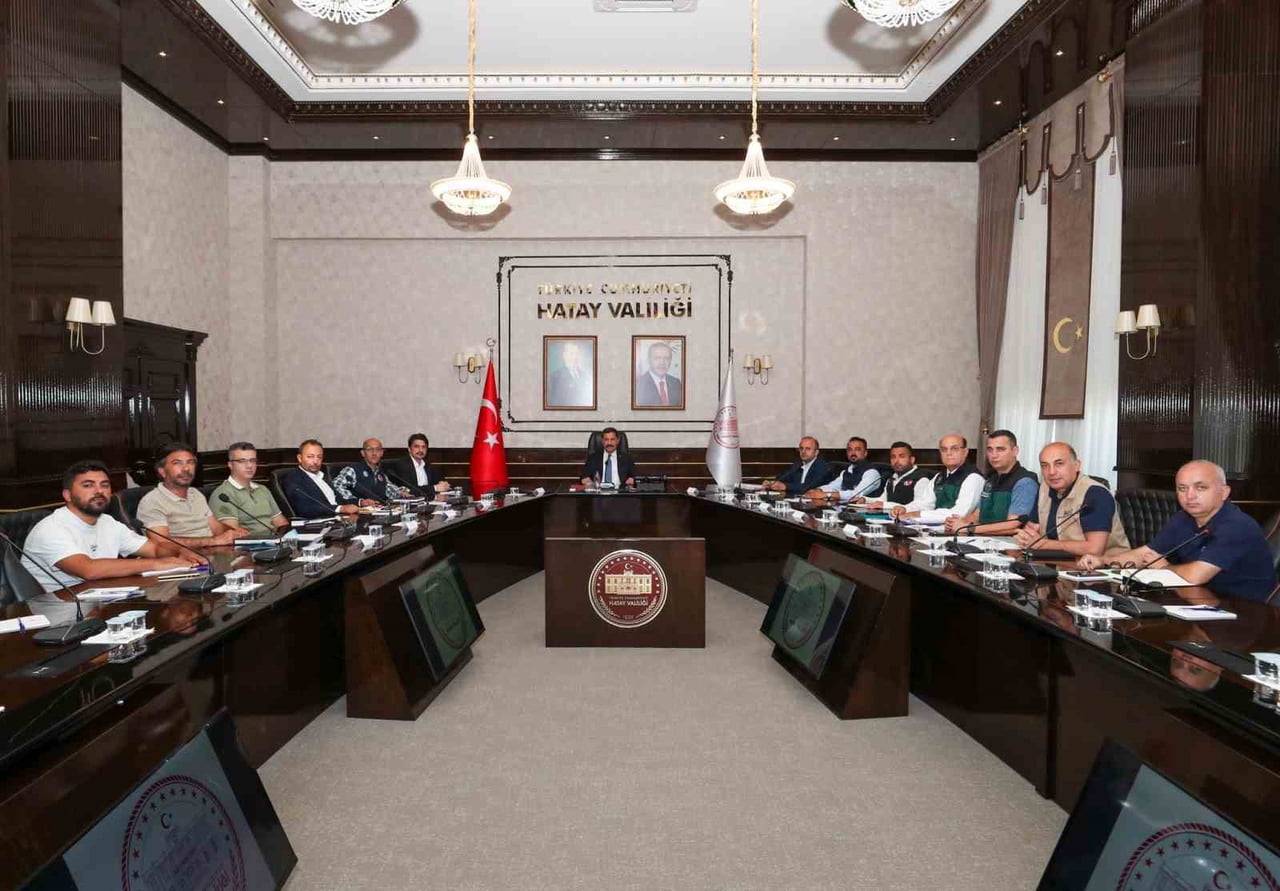 VALİ MUSTAFA MASATLI BAŞKANLIĞINDA GERÇEKLEŞTİRİLEN TOPLANTIDA, ASİ NEHRİ HATTINDA SÜRDÜRÜLEN...