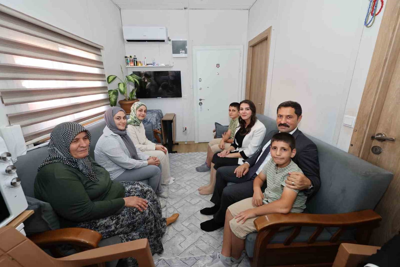 VALİ MUSTAFA MASATLI VE EŞİ ESRA MASATLI, “YÜREĞİMİZDEKİ IŞIK PROJESİ” KAPSAMINDA ANTAKYA’DA...