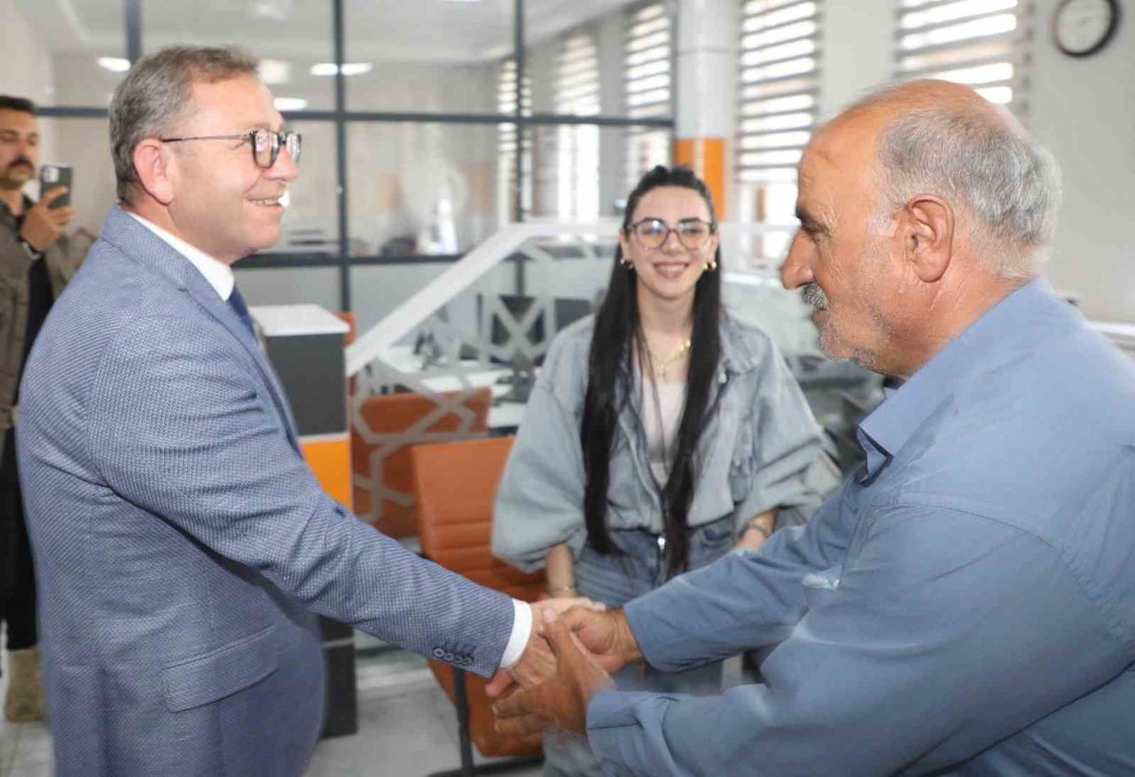 VALİ ZİYA POLAT’TAN HÜKÜMET KONAĞI’NDA KURUM ZİYARETİ: VATANDAŞ ODAKLI HİZMET...