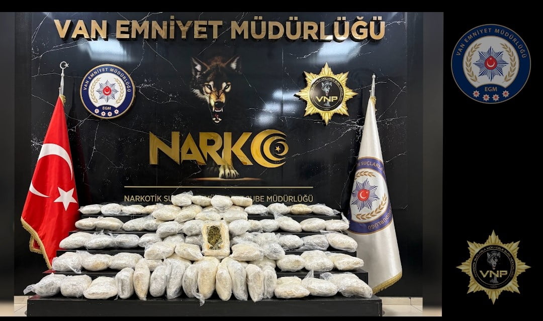 VAN'DA POLİS EKİPLERİNCE DÜZENLENEN OPERASYONDA 48 KİLO 120 GRAM ESRAR ELE GEÇİRİLDİ.
