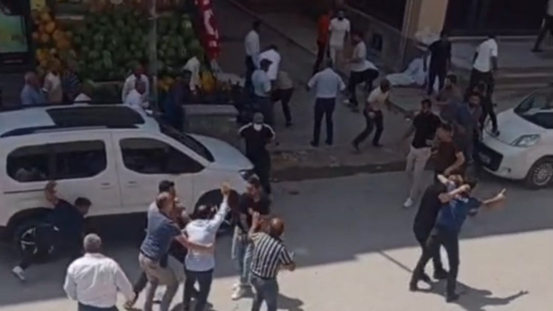 VAN'IN MURADİYE İLÇESİNDE İKİ AİLE ARASINDA ÇIKAN VE 21 YAŞINDAKİ A.Ç.'NİN HAYATINI KAYBETTİĞİ...